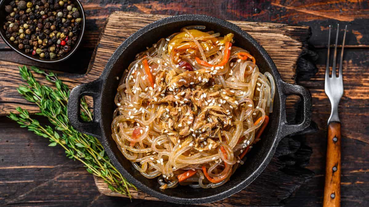 A bowl of glass noodles.