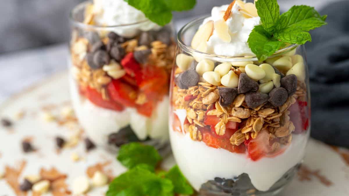 Two glasses of yogurt parfait.