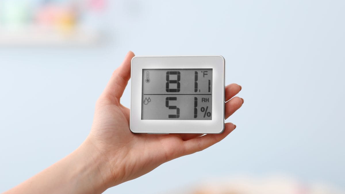 Temperature and humidity display monitor.