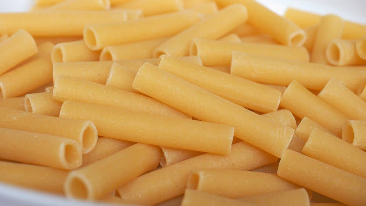 Dry ziti pasta.