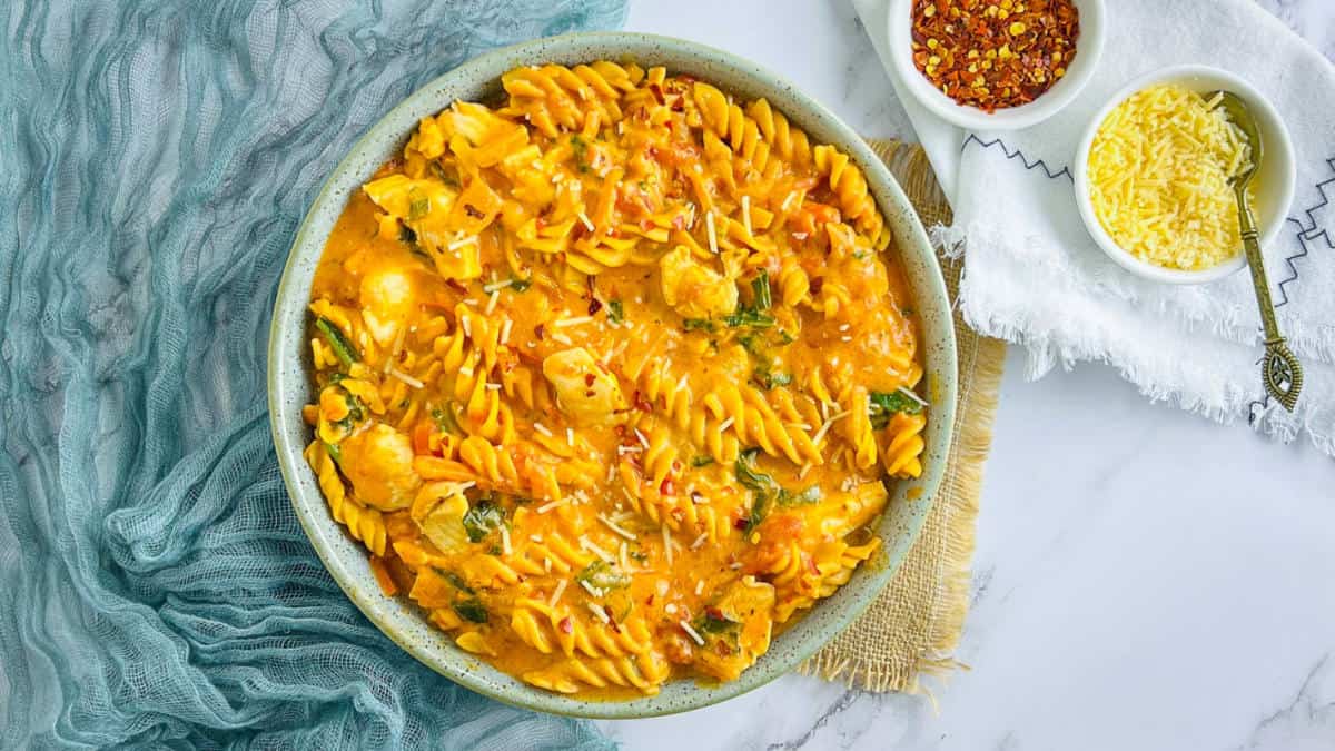 Chicken chickpea pasta social media image.