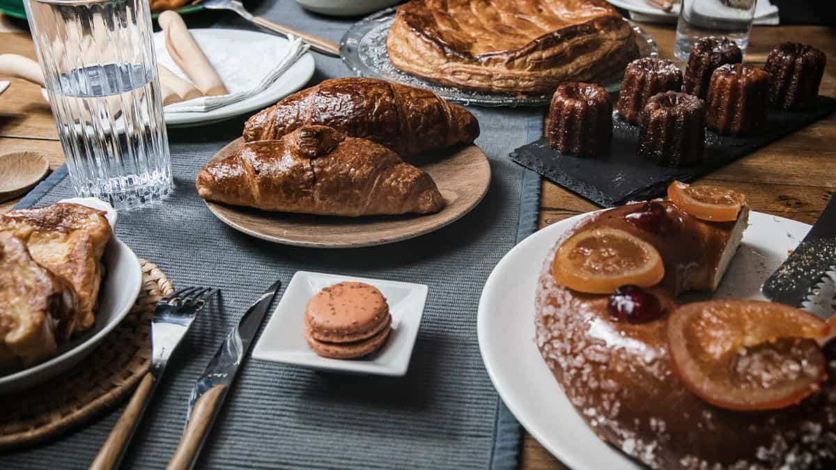 Cakes and cookies on a table.