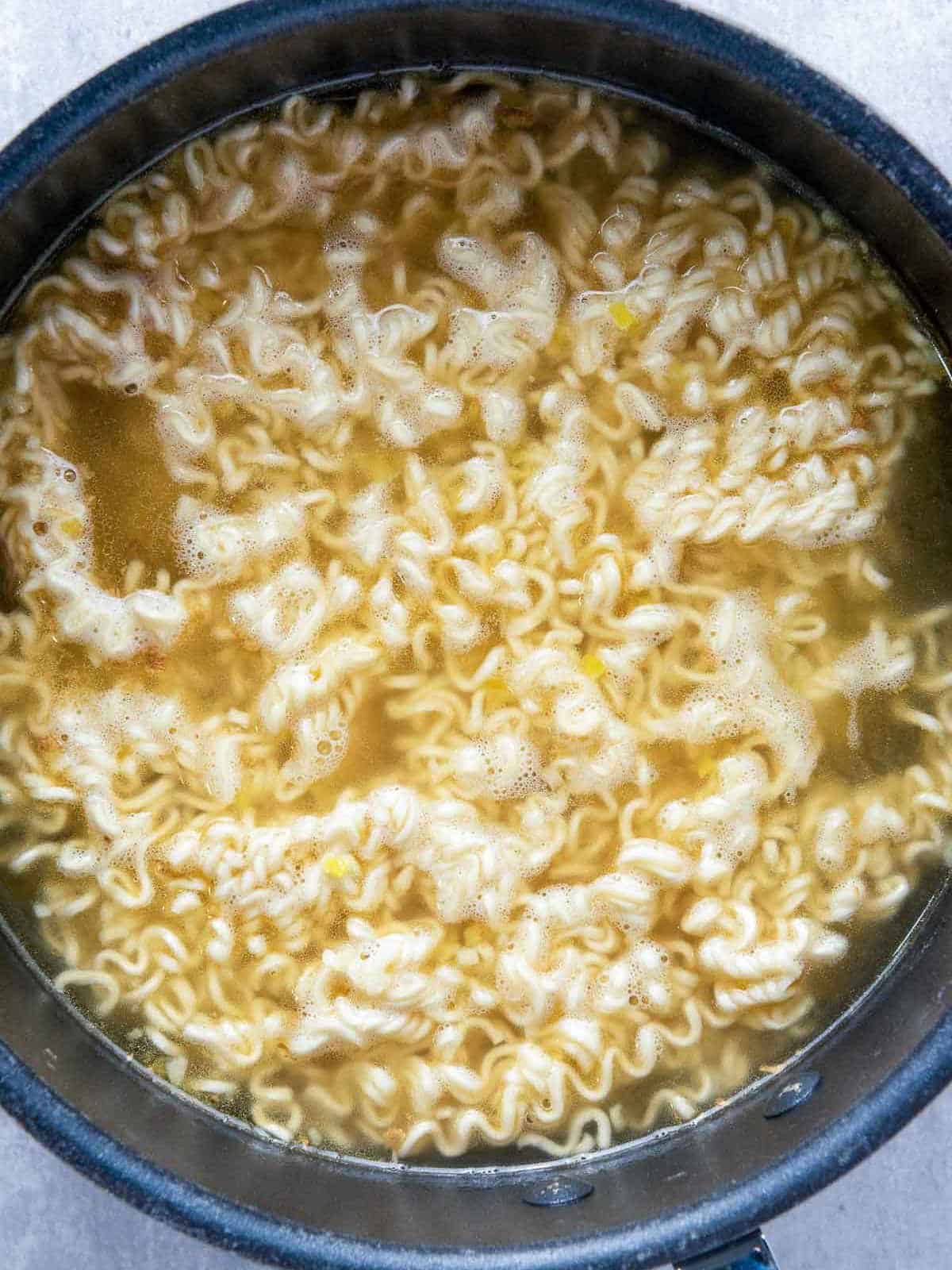 Cooked noodles in the pan.